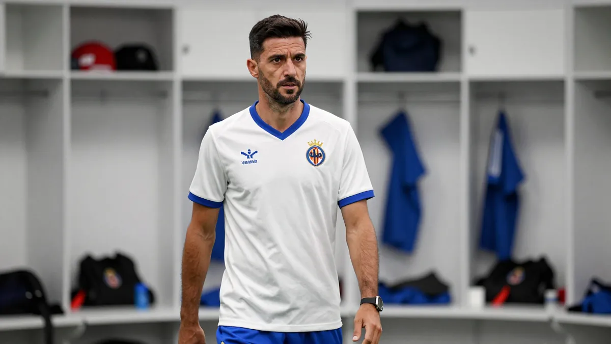 Villarreal CF refuerza su filial con Hugo López