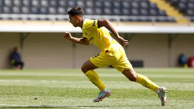 El Villarreal CF, 12º en la tabla, viaja a Mestalla para enfrentarse a un Valencia que no gana en dos jornadas, en un...