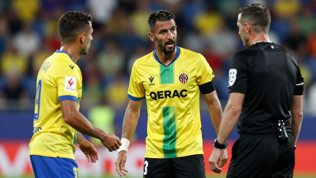 Villarreal CF: Inigo Perez critica a Victor Osimhen tras incidente en Galatasaray
