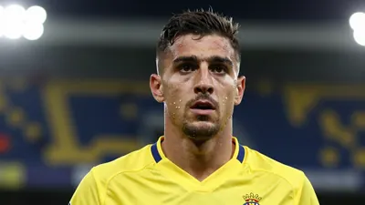 Villarreal CF visita al Deportivo Alavés en un partido de La Liga, con el equipo amarillo buscando su primera victoria...