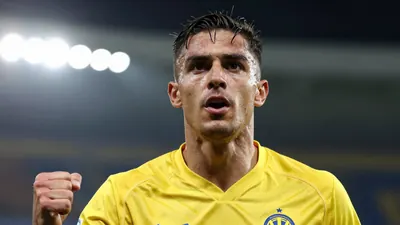 Villarreal CF entra con fuerza en la puja por Carlos Espí, delantero del Levante, con una decisión en 48 horas