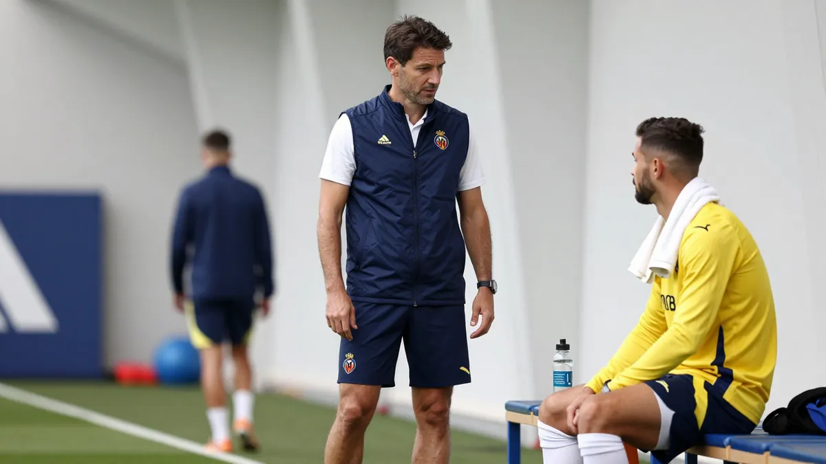 Villarreal CF Insiste en Mantener a Akhomach